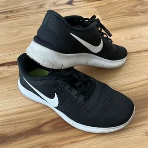Nike Free RN shoes